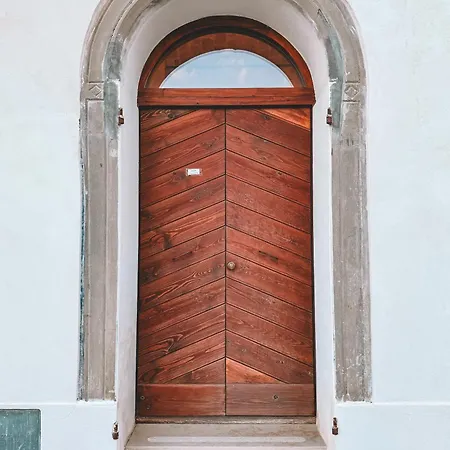 Heritage Nestled Between Sea And Hills * Cipresso